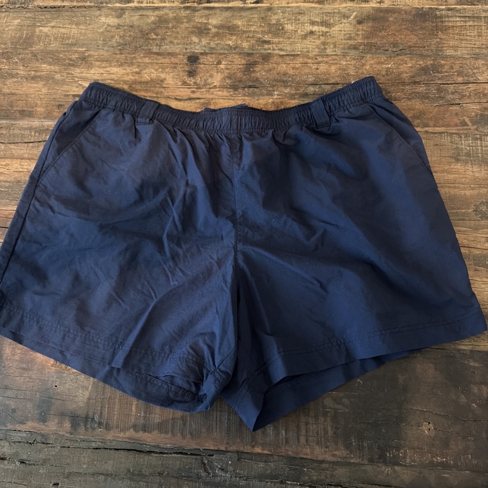 Columbia Women's Plus PFG Backcast Navy Shorts - Size 1X!